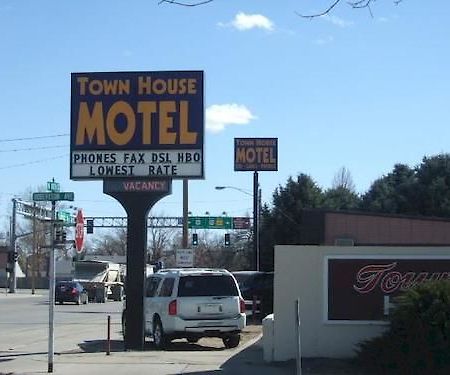 Town House Motor Inn Worland Exterior photo