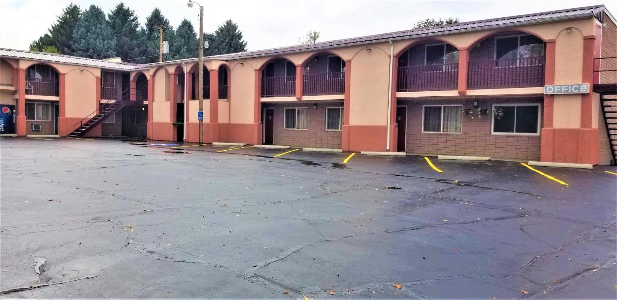 Town House Motor Inn Worland Exterior photo